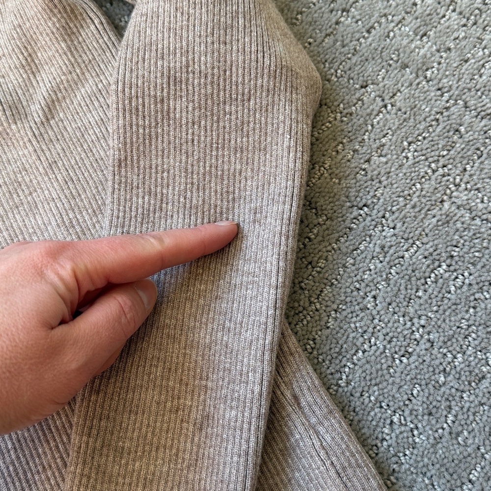 Tuckernuck Fitted Ribbed Sweater - Large - Picture 5 of 7